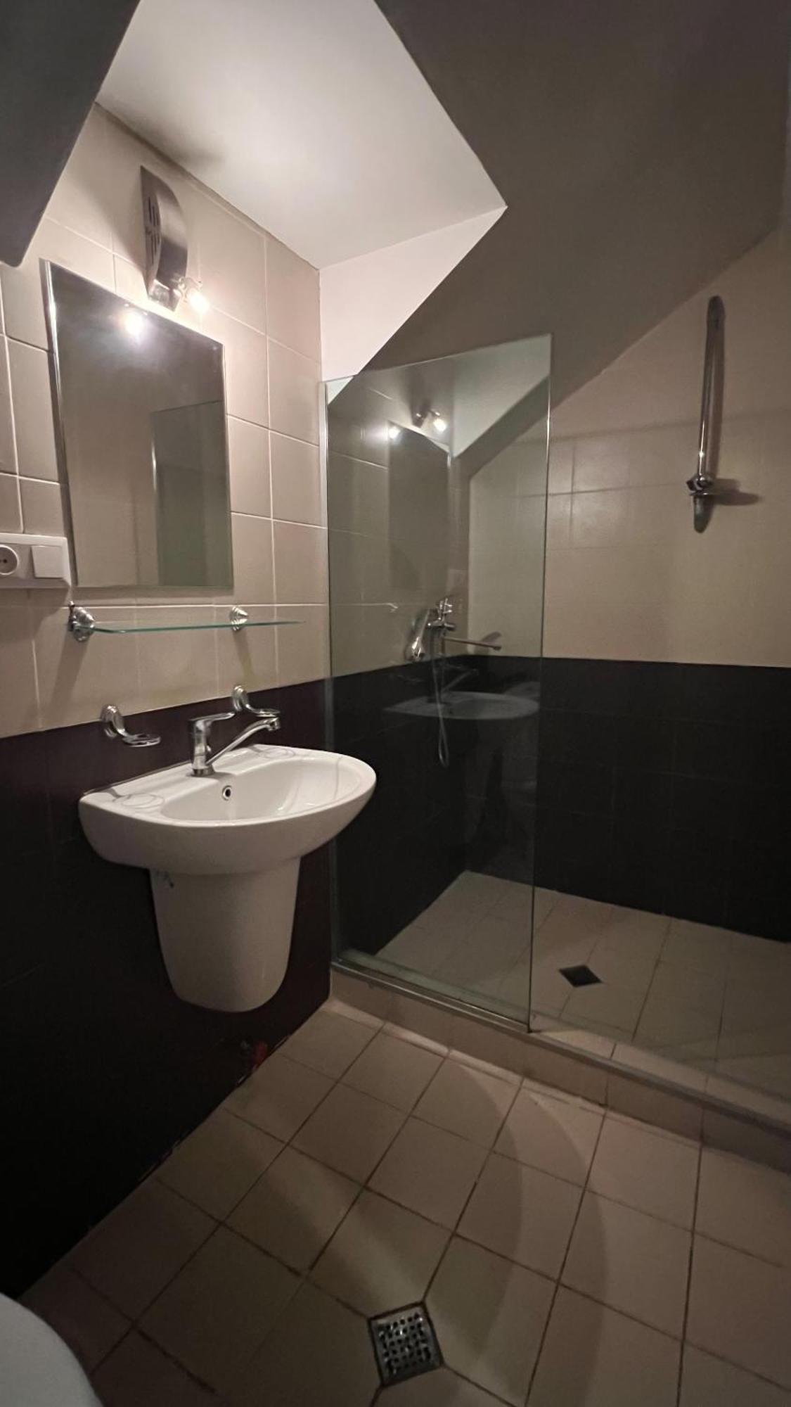 Duma Hotel Тбилиси Экстерьер фото